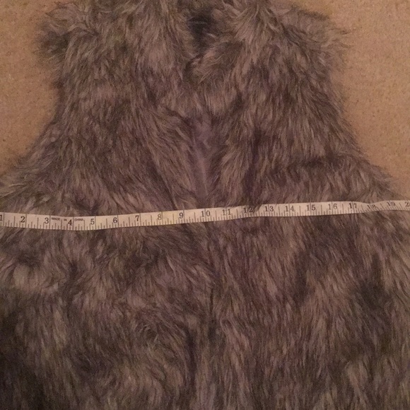 Gray fur vest - Picture 4 of 4